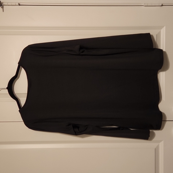 Susan Graver Black Blouse with keyhole detail - Picture 5 of 5